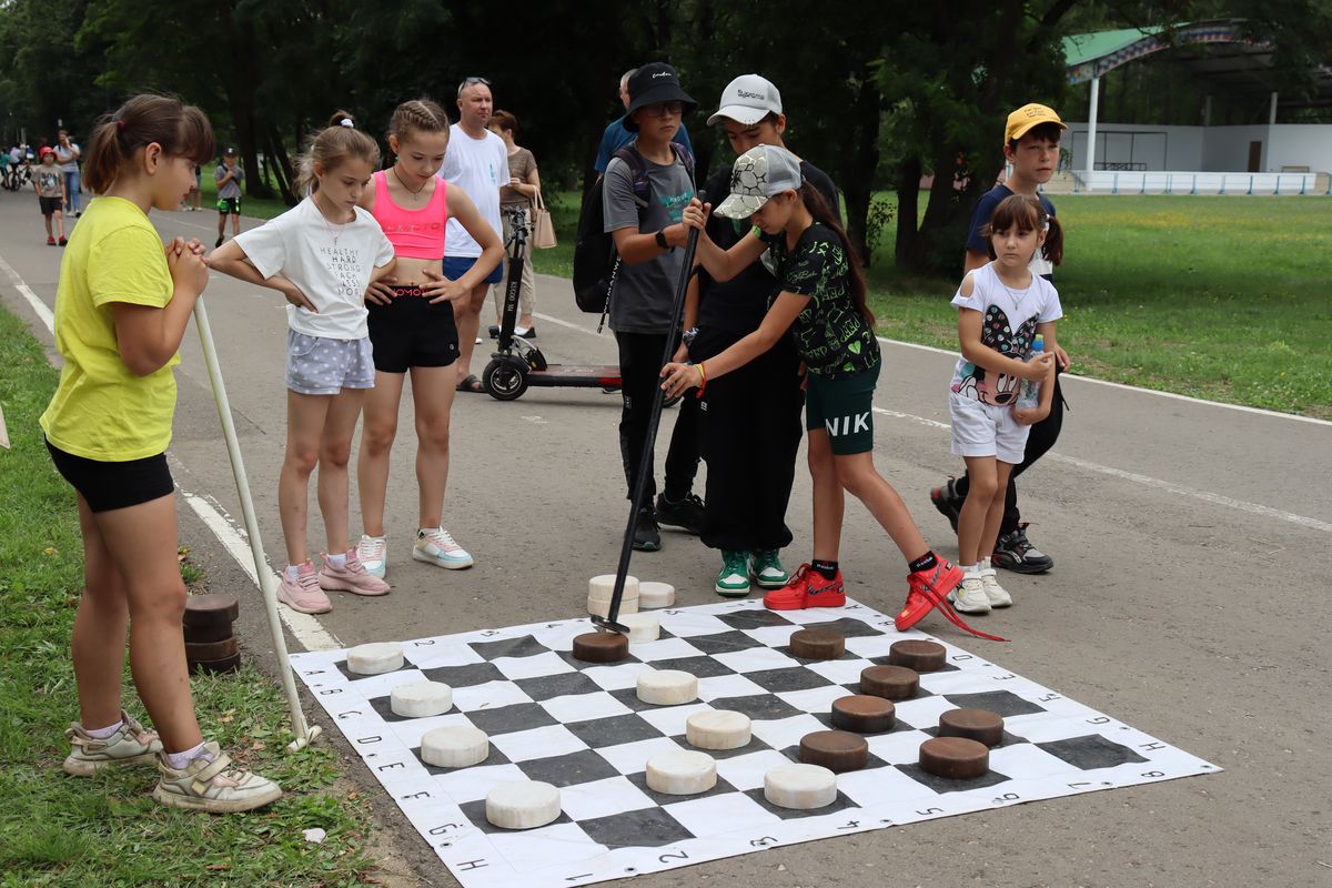 Спортивный праздник в парке