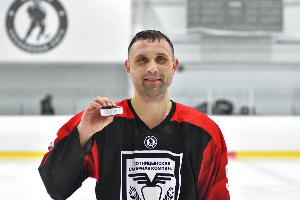 Виктор Манушкин вступил в Клуб Макарова